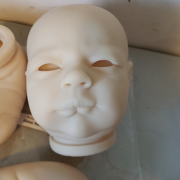 Bountiful baby real born Alma Awake kit - Picture 4 of 4